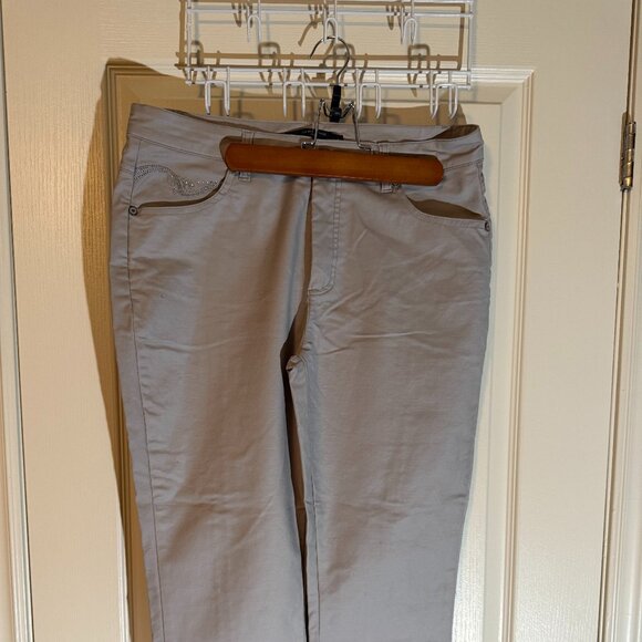 EUC Grey Crop Pant Size 12 - Picture 1 of 5